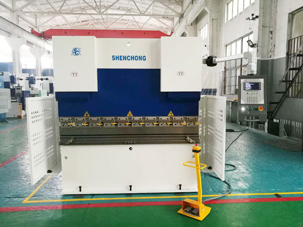 WEK-632000電液同步快速折彎?rùn)C(jī).jpg