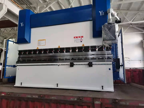 100TⅩ3200高精度數控折彎機